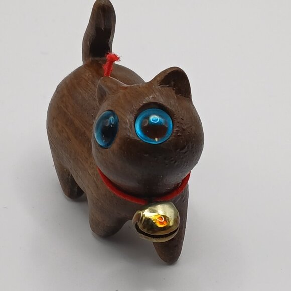 Hand Carved Sandalwood Cat Figurine - Picture 1 of 8